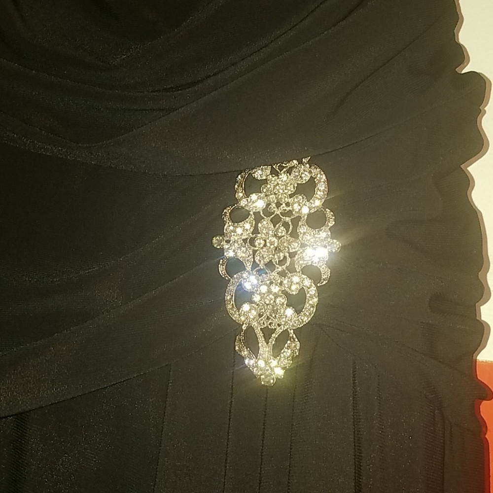 Dress - Picture 4 of 5